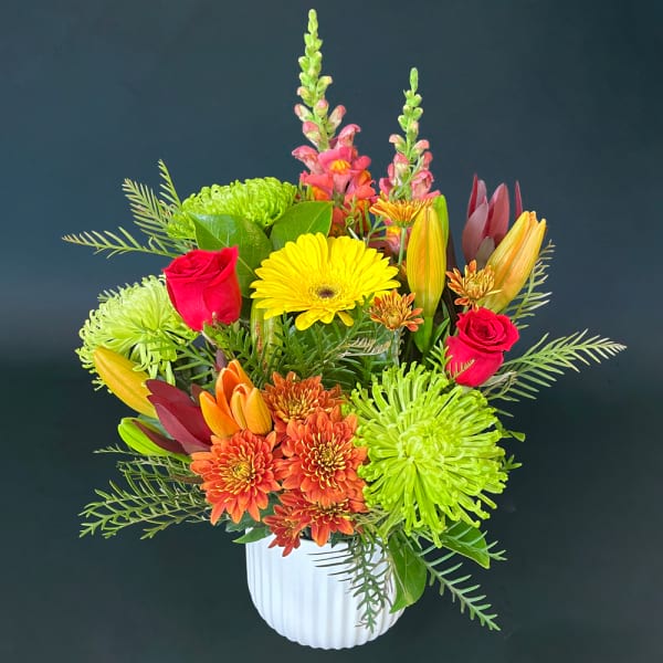 Earthy tones floral arrangement