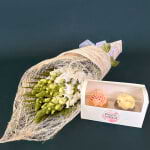 White Snapdragons with Cupcakes