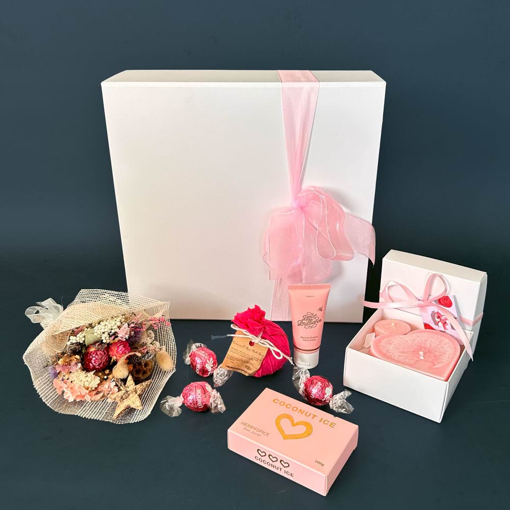 Dried Posy Candle & Choc Gift Box